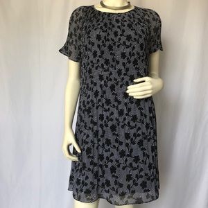 Black and White Pleated Flower Dress